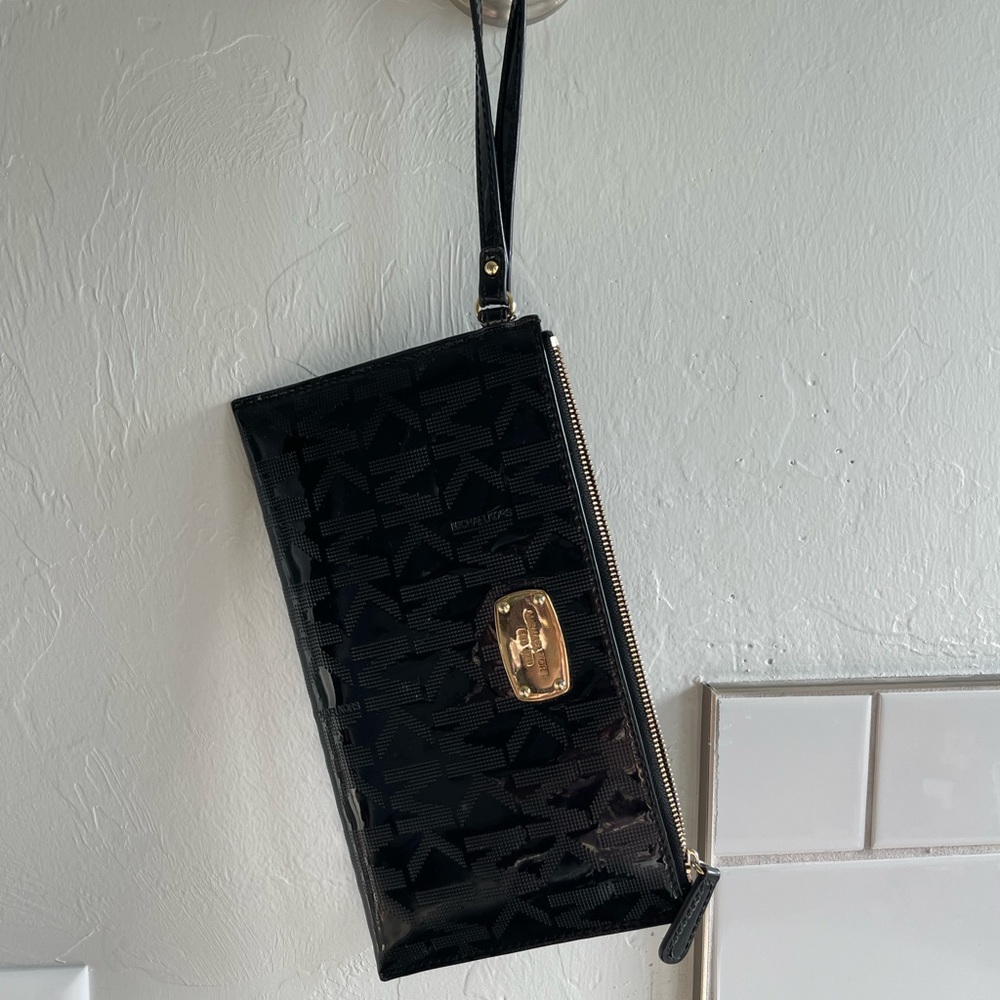 Michael Kors Wristlet